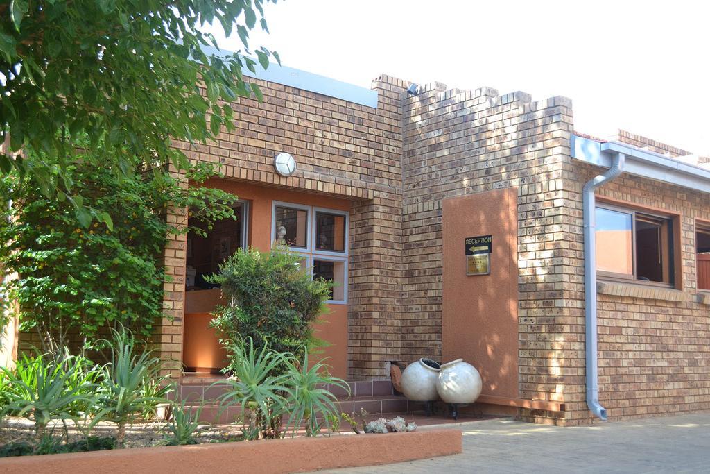 Boga Legaba Guest House&Conference Centre Mafikeng Extérieur photo
