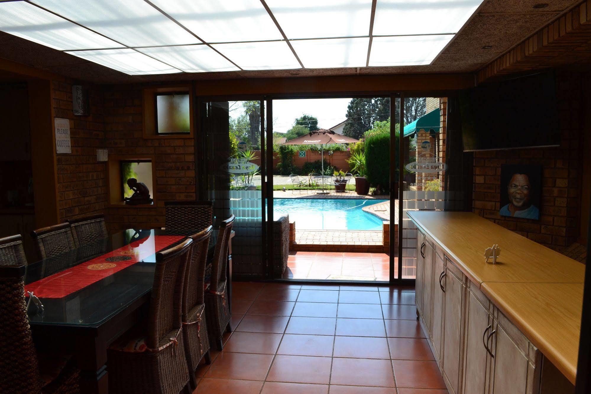 Boga Legaba Guest House&Conference Centre Mafikeng Extérieur photo