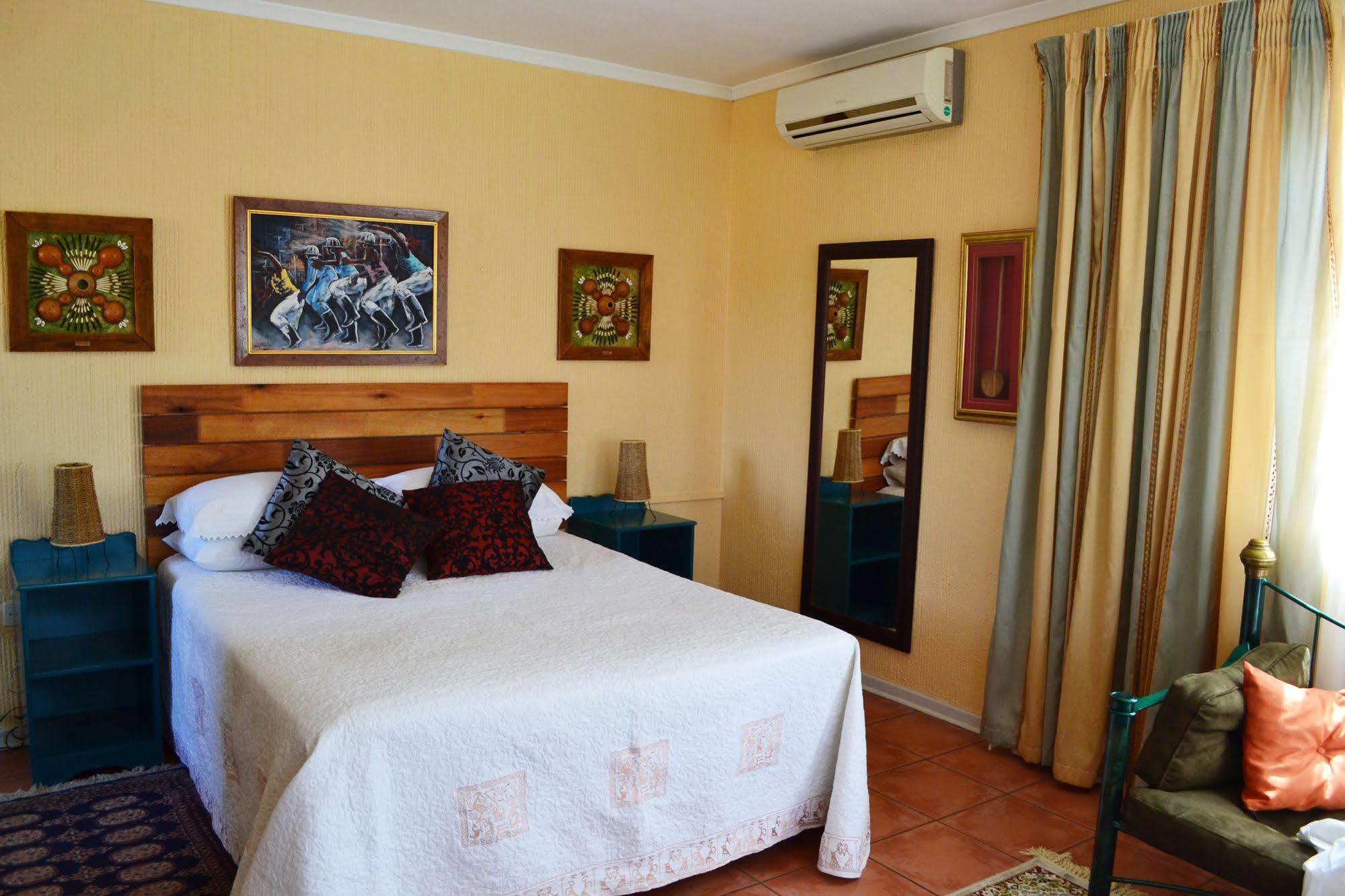 Boga Legaba Guest House&Conference Centre Mafikeng Extérieur photo