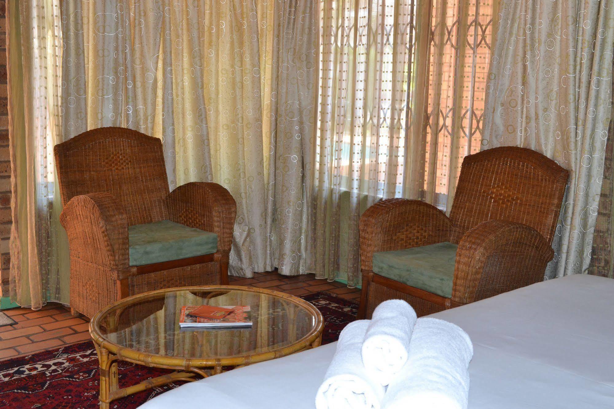 Boga Legaba Guest House&Conference Centre Mafikeng Extérieur photo