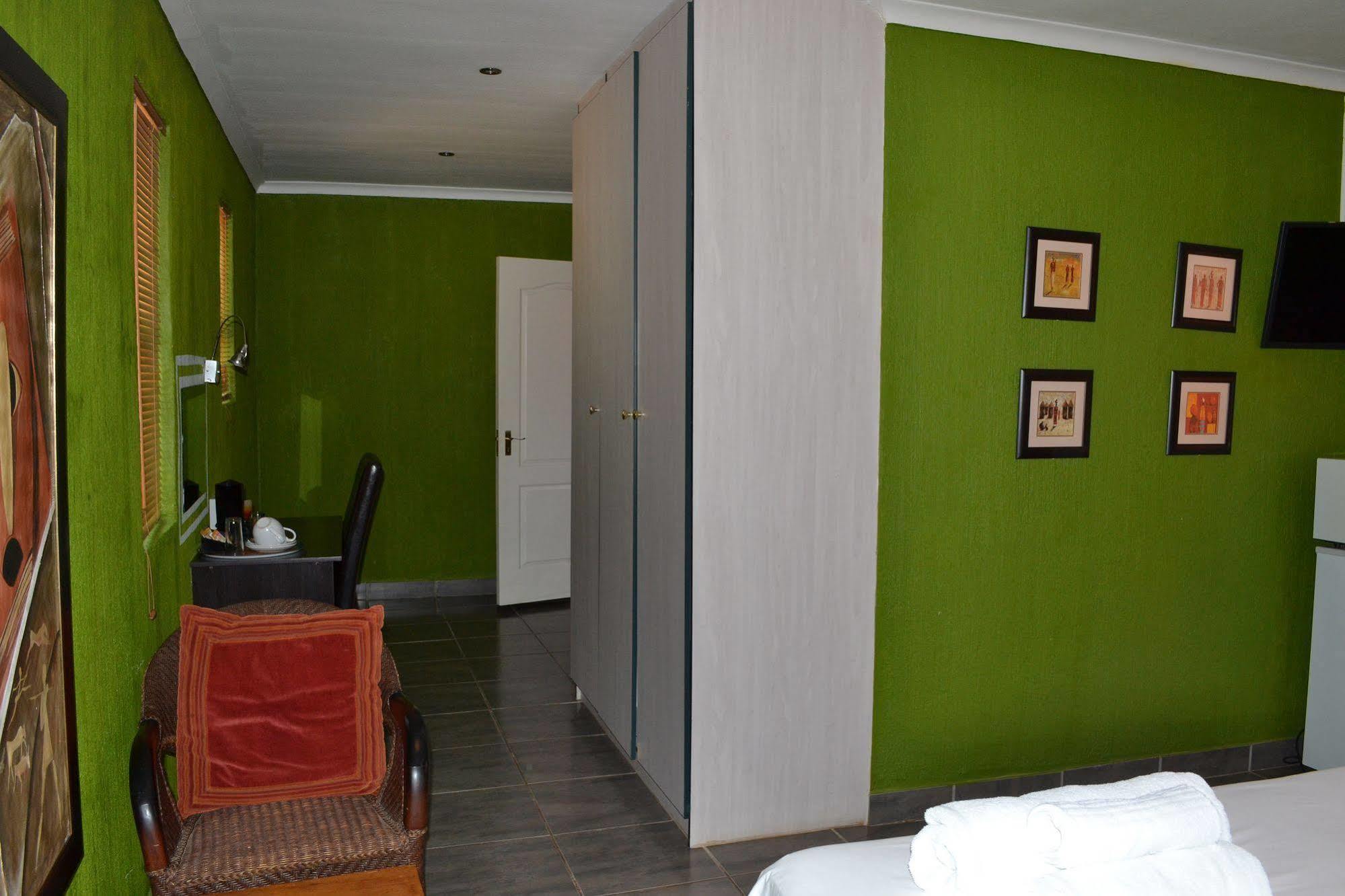 Boga Legaba Guest House&Conference Centre Mafikeng Extérieur photo
