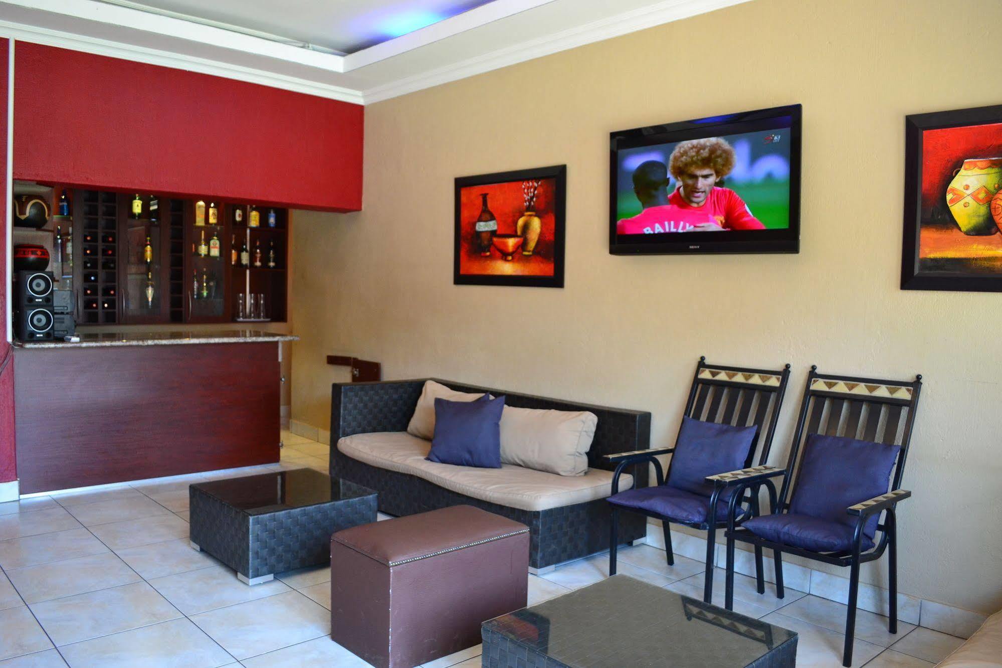 Boga Legaba Guest House&Conference Centre Mafikeng Extérieur photo