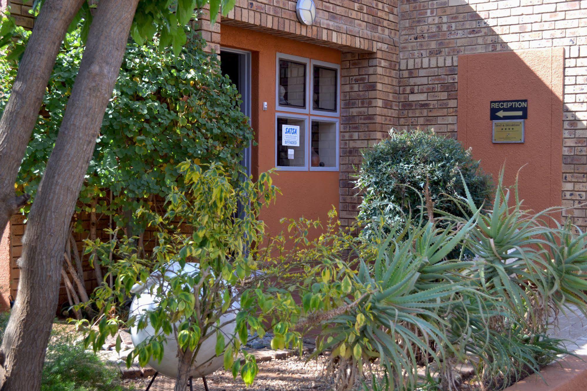 Boga Legaba Guest House&Conference Centre Mafikeng Extérieur photo